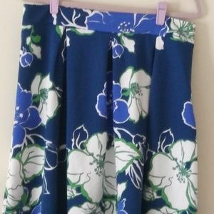 Womens Blue Floral Skirt, XL, 18" W x 23" L